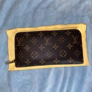Louis Vuitton Zippy Wallet